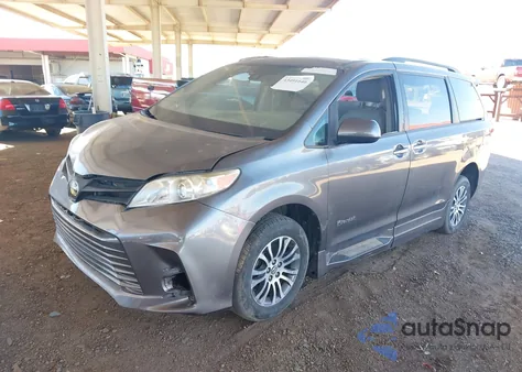 2019 Toyota Sienna Xle 8 Passenger z USA, uszkodzony, nr VIN 5TDYZ3DC9KS996722